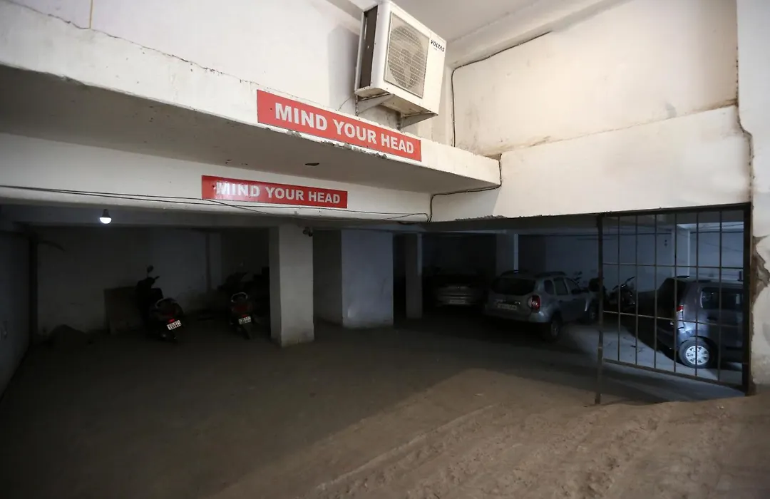 Hotel Sky Plaza At Delhi Airport-1
